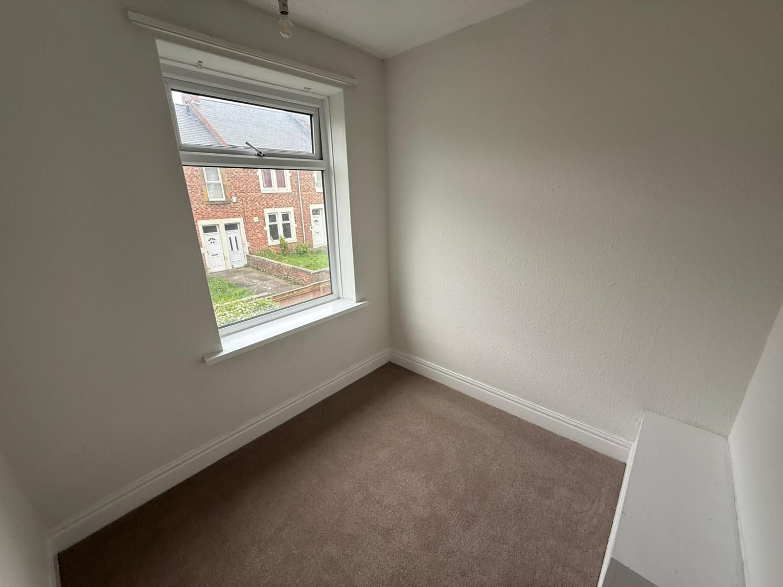 3 bed flat to rent in Axwell Terrace, Newcastle upon Tyne 7