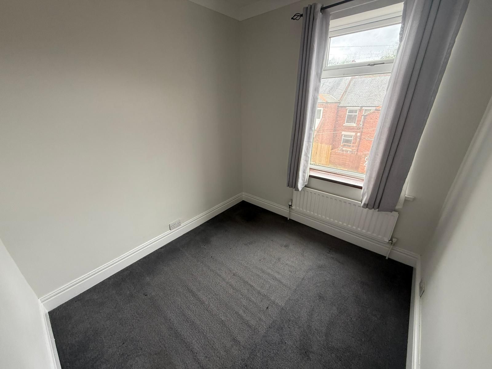 3 bed flat to rent in Axwell Terrace, Newcastle upon Tyne 6
