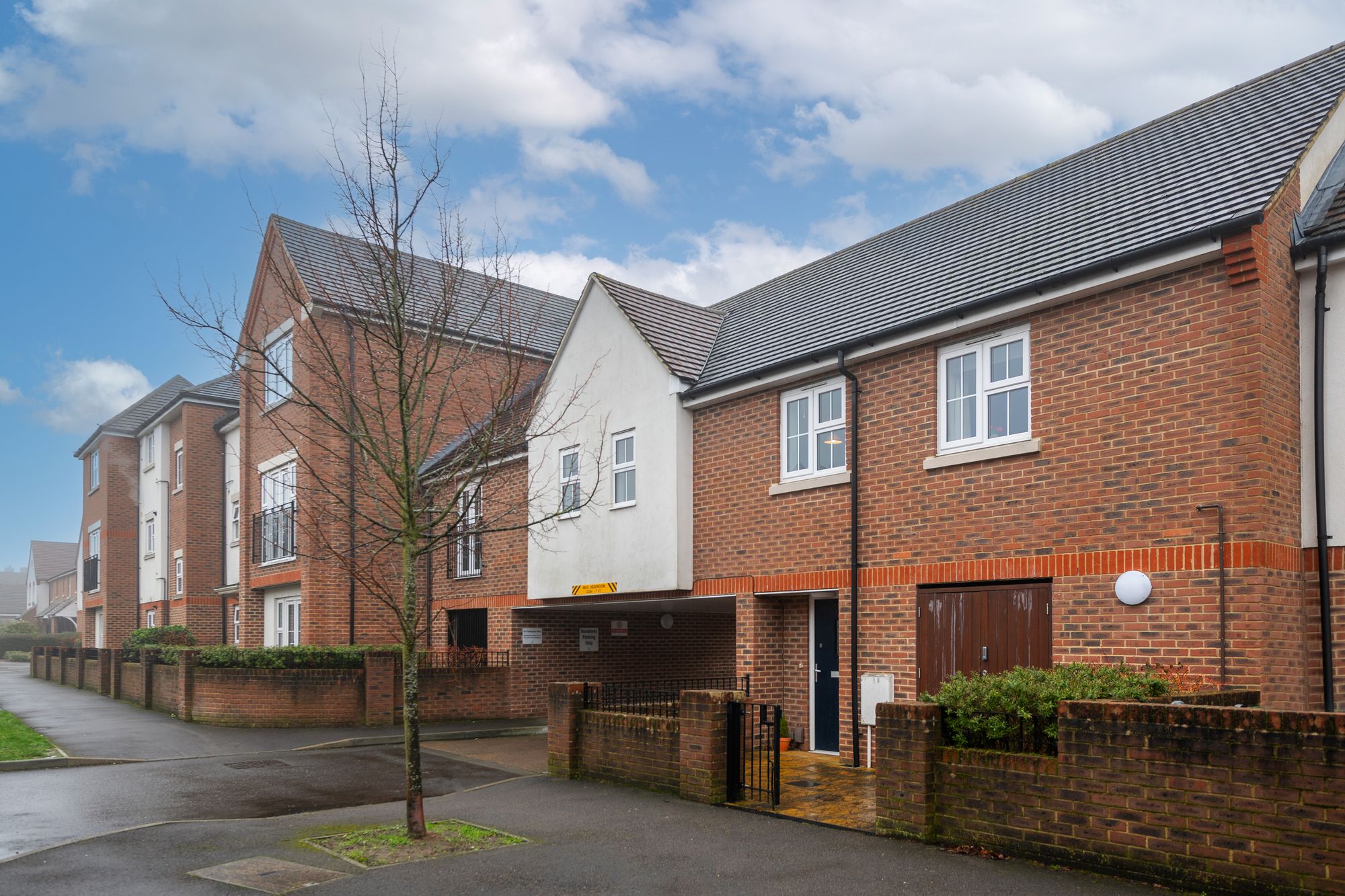 2 Bed Flat For Sale In Field Oaks Way, Merstham, RH1