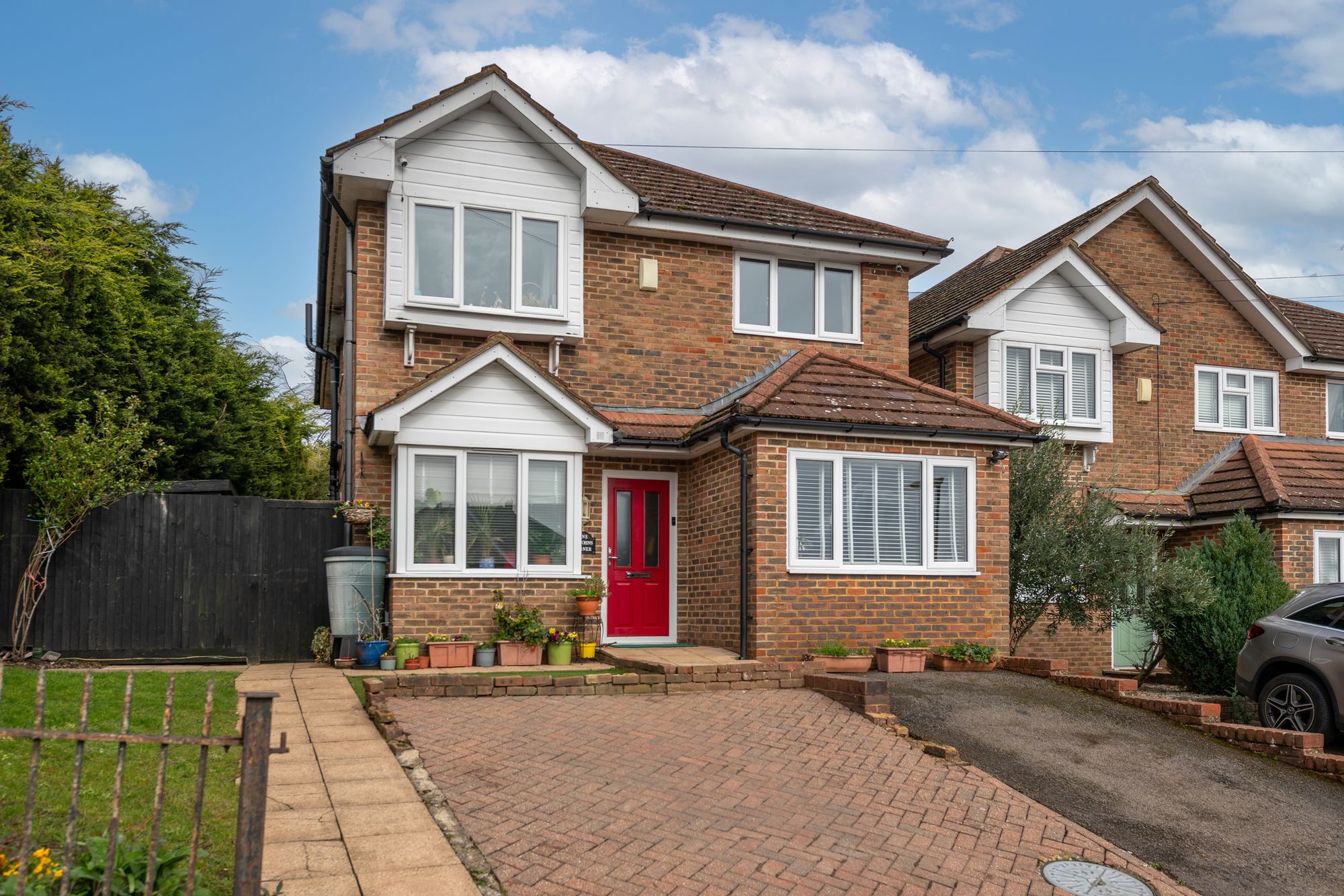 4 Bed Detached House For Sale In St. Johns Road, Redhill, RH1