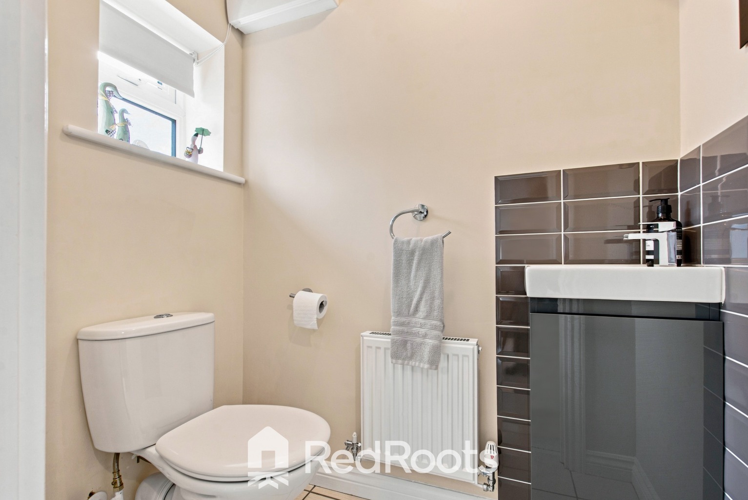 2 bed terraced house for sale in New Sharlston, Wakefield, West Yorkshire, WF4  - Property Image 8