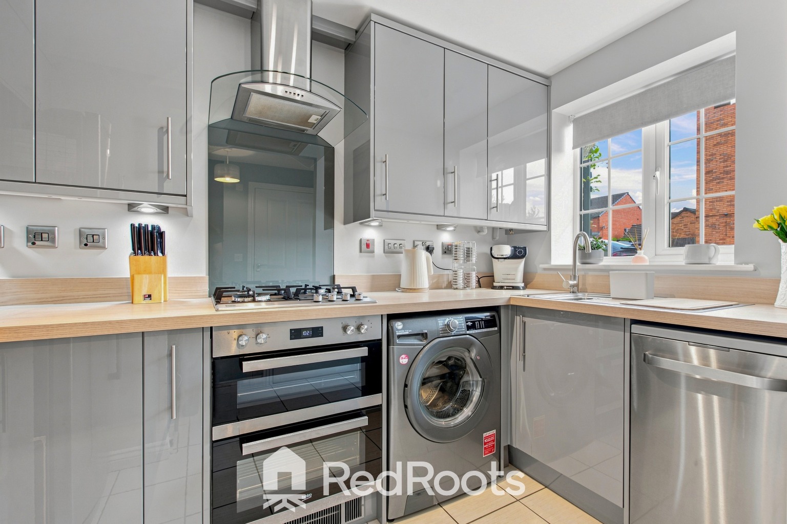 2 bed terraced house for sale in New Sharlston, Wakefield, West Yorkshire, WF4  - Property Image 6
