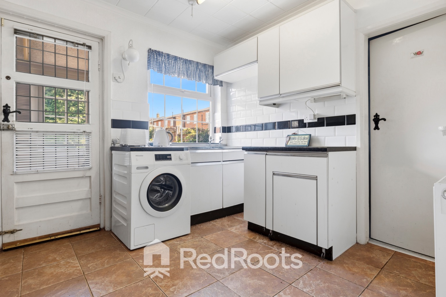 2 bed semi-detached house for sale in Crookesbroom Lane, Hatfield, Doncaster, DN7  - Property Image 4
