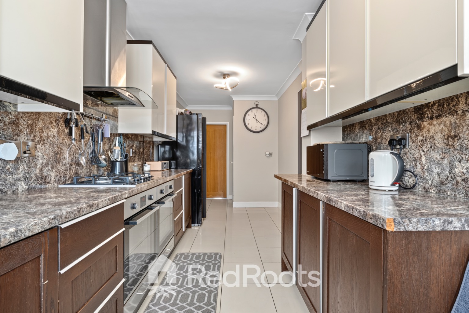 4 bed semi-detached house for sale in Kings Close, Hatfield, Doncaster, DN7  - Property Image 4