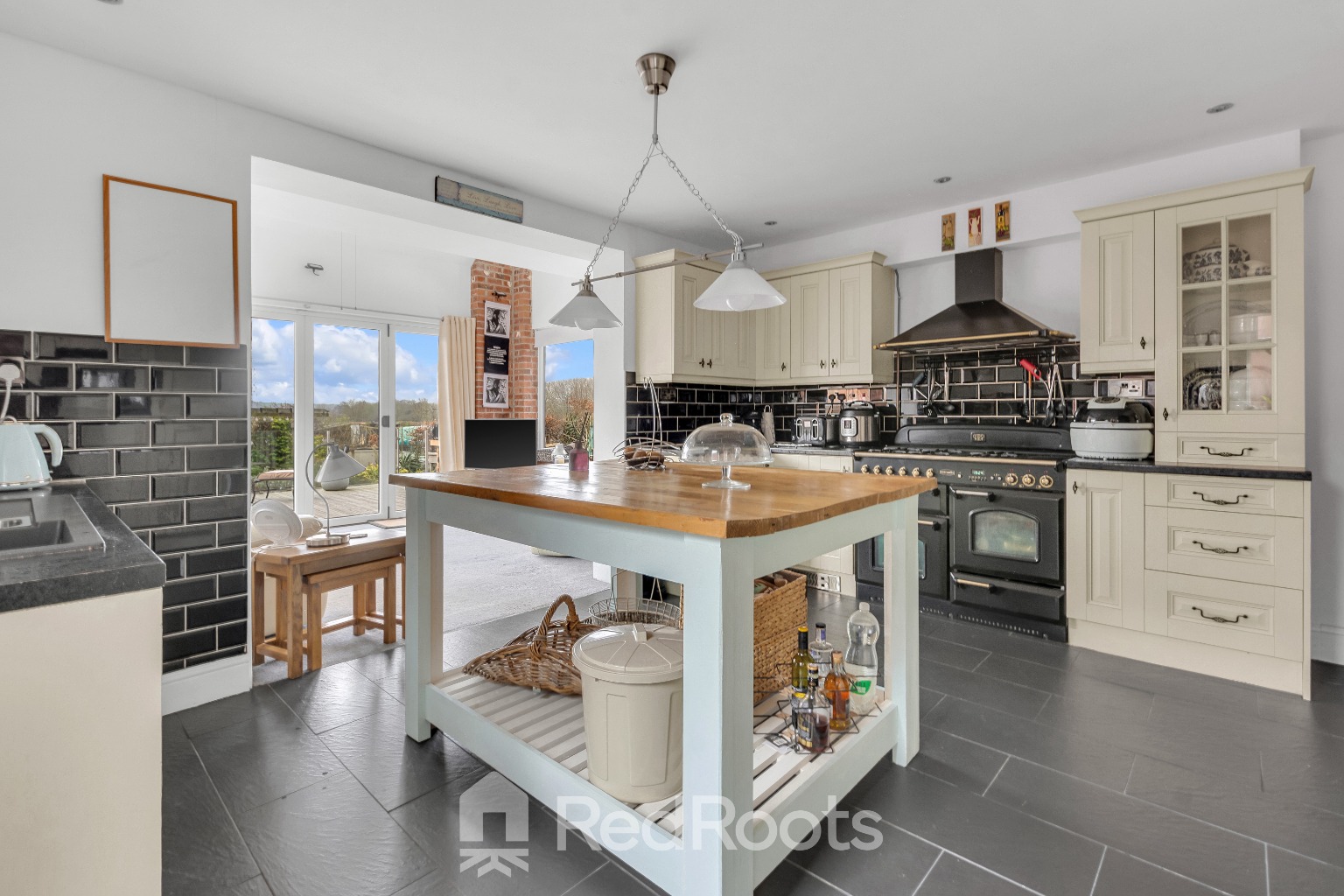 4 bed detached house for sale in Doncaster Road, Harlington, Doncaster, DN5  - Property Image 1