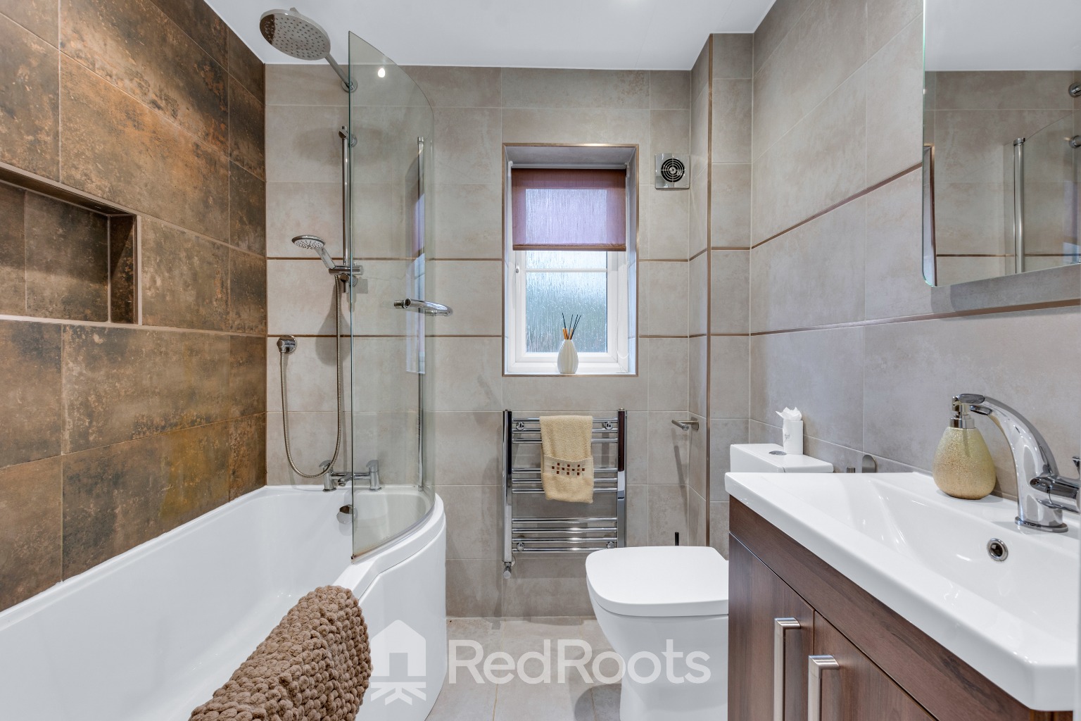 4 bed end of terrace house for sale in Birch Close, Sprotbrough, Doncaster, South Yorkshire, DN5 - Property Image 4