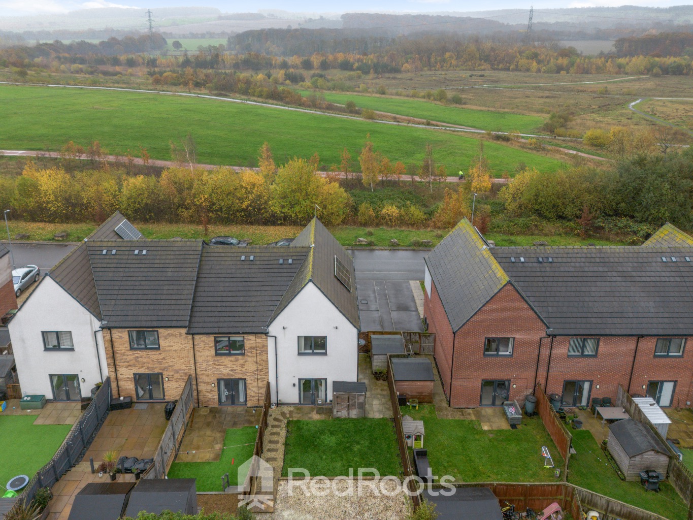 3 bed end of terrace house for sale in South Elmsall, Pontefract, West Yorkshire, WF9  - Property Image 18