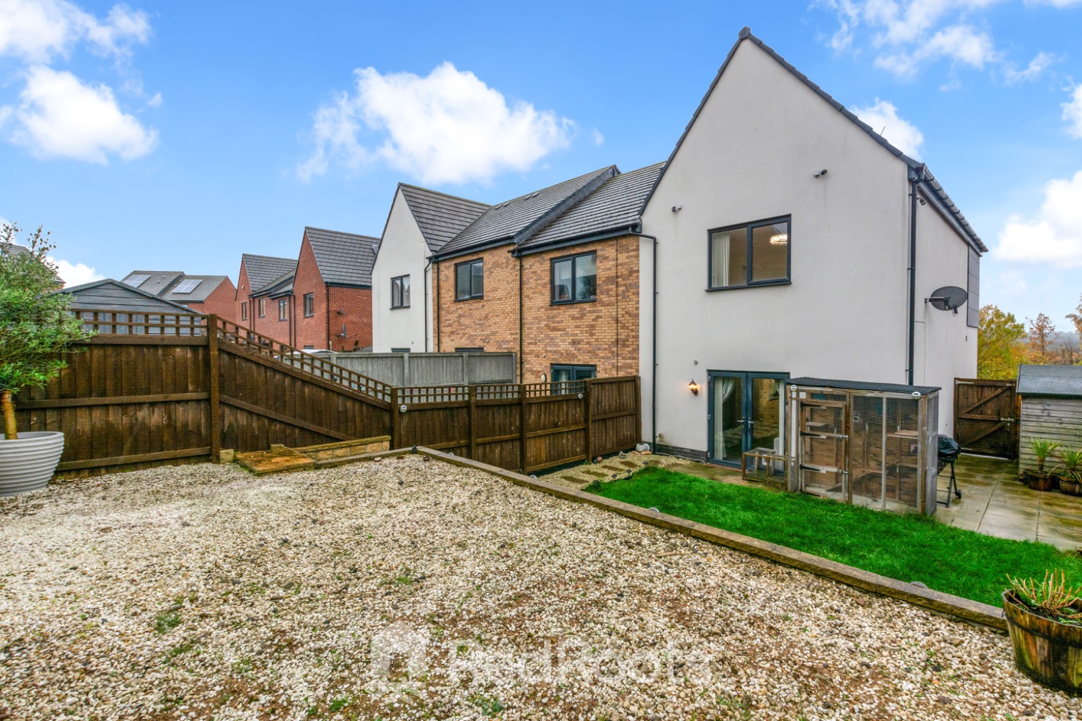 3 bed end of terrace house for sale in South Elmsall, Pontefract, West Yorkshire, WF9  - Property Image 19