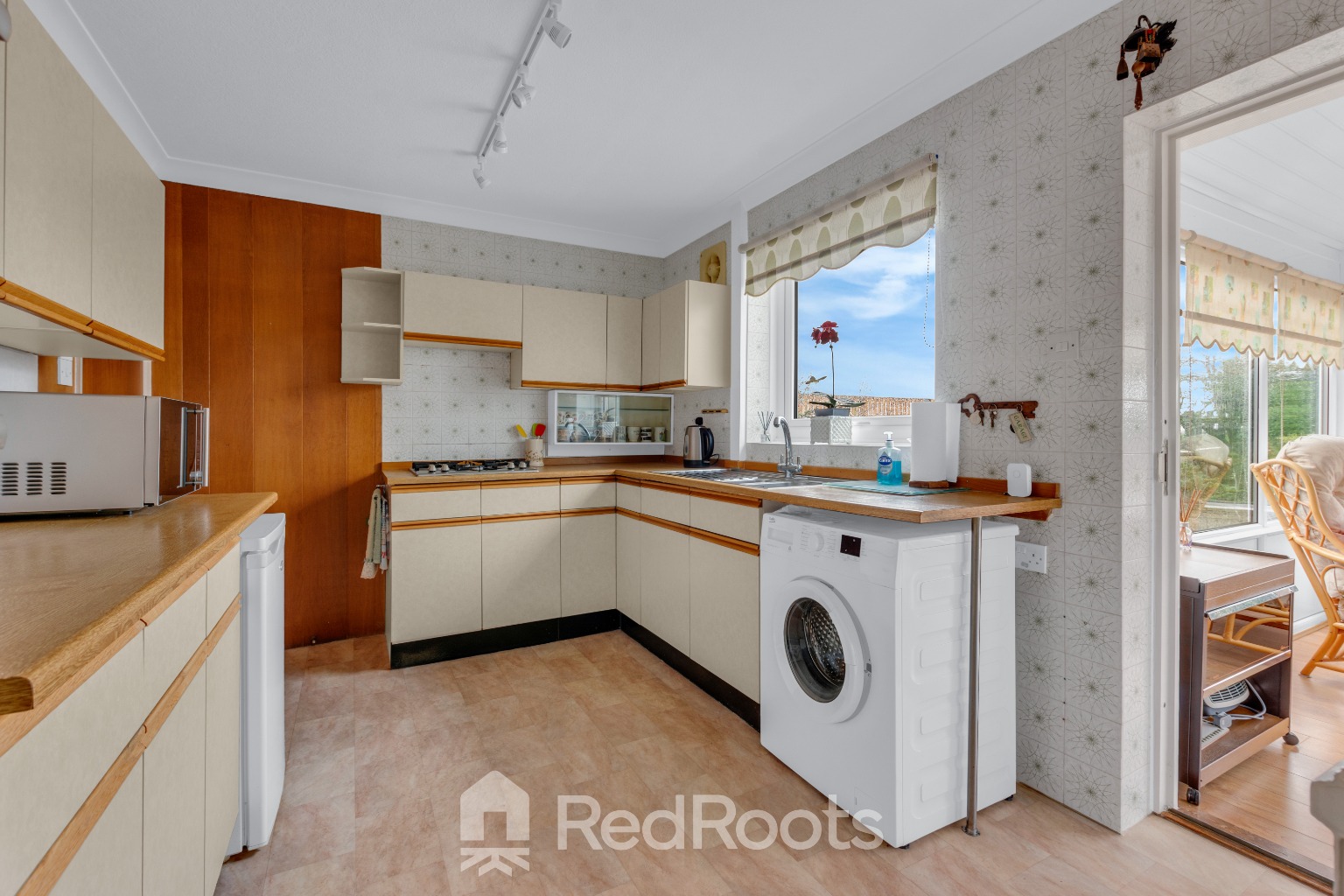 3 bed detached bungalow for sale in Sprotbrough, Doncaster, South Yorkshire, DN5  - Property Image 5