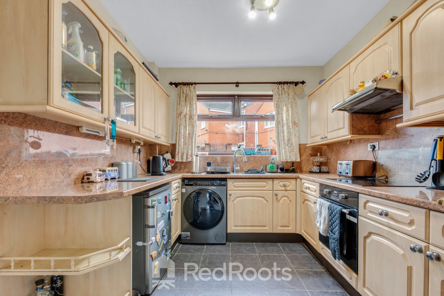 2 bed terraced house for sale in Moorthorpe, South Elmsall, Pontefract, West Yorkshire, WF9  - Property Image 6