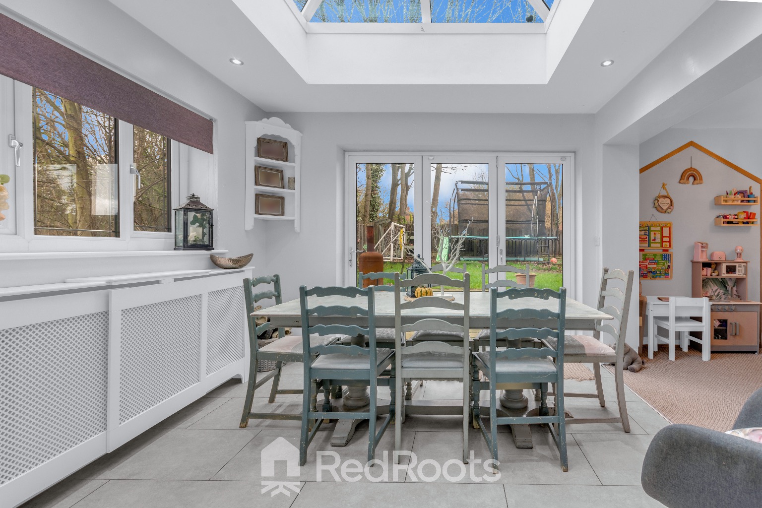 4 bed semi-detached house for sale in North End Drive, Harlington, Doncaster, DN5 - Property Image 9