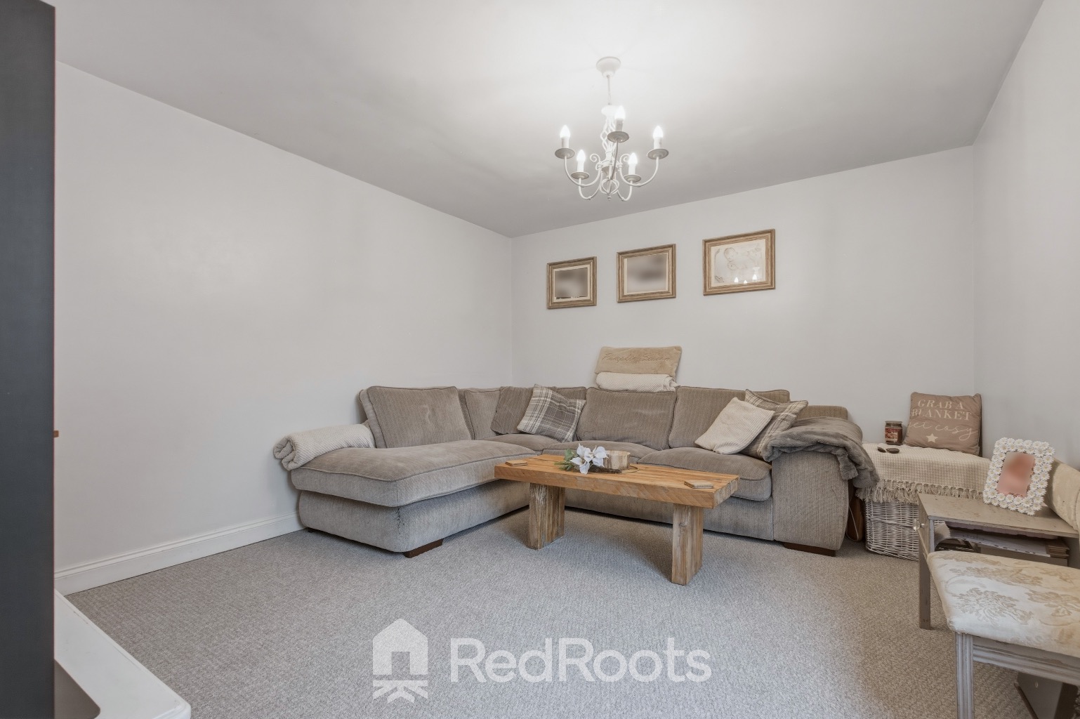 4 bed semi-detached house for sale in North End Drive, Harlington, Doncaster, DN5 - Property Image 15