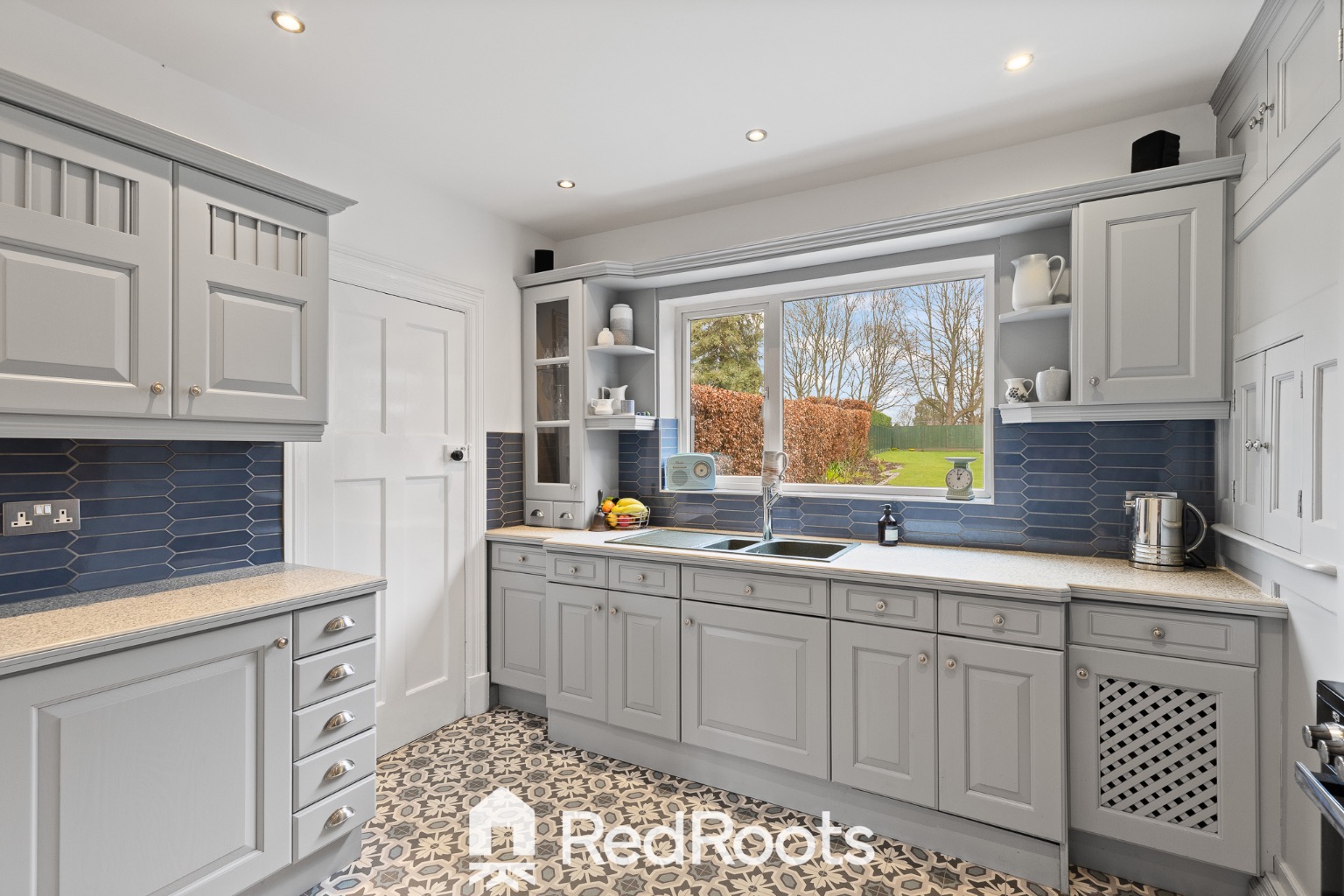 4 bed semi-detached house for sale in The Rigg, Park Drive, Sprotbrough, Doncaster, South Yorkshire, DN5  - Property Image 11