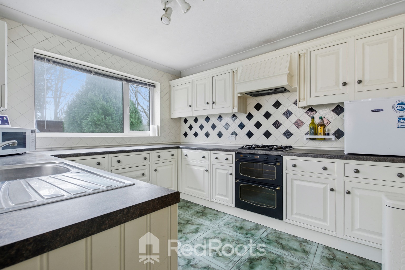 3 bed semi-detached house for sale in Ingleborough Drive, Doncaster, South Yorkshire, DN5  - Property Image 12