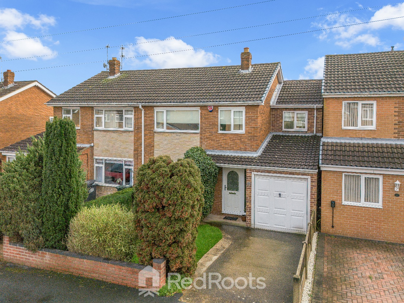 4 bed semi-detached house for sale in Hills Close, Sprotbrough, Doncaster, DN5  - Property Image 1