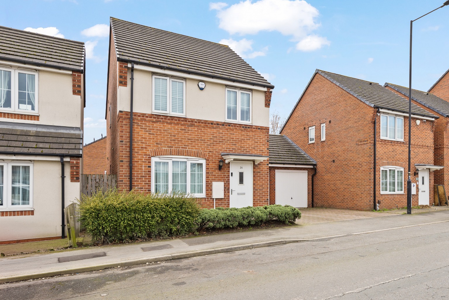 3 bed link detached house for sale in Carr House Road, Hyde Park, Doncaster, South Yorkshire, DN4 5ER - Property Image 1