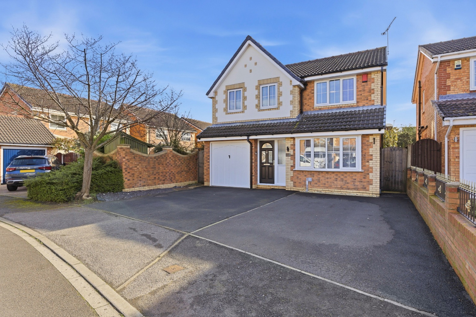 4 bed detached house for sale in Greenwood Avenue, Balby, Doncaster, South Yorkshire, DN4 0XE  - Property Image 1