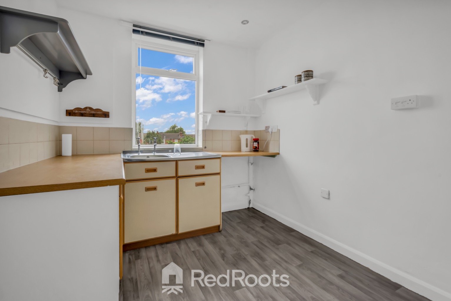 2 bed flat to rent in Kirkby Road, Hemsworth, Pontefract, West Yorkshire, WF9  - Property Image 4