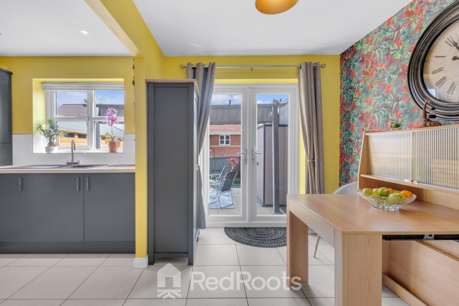 4 bed town house for sale in Treetop Mews, South Kirkby, Pontefract, West Yorkshire, WF9 - Property Image 2