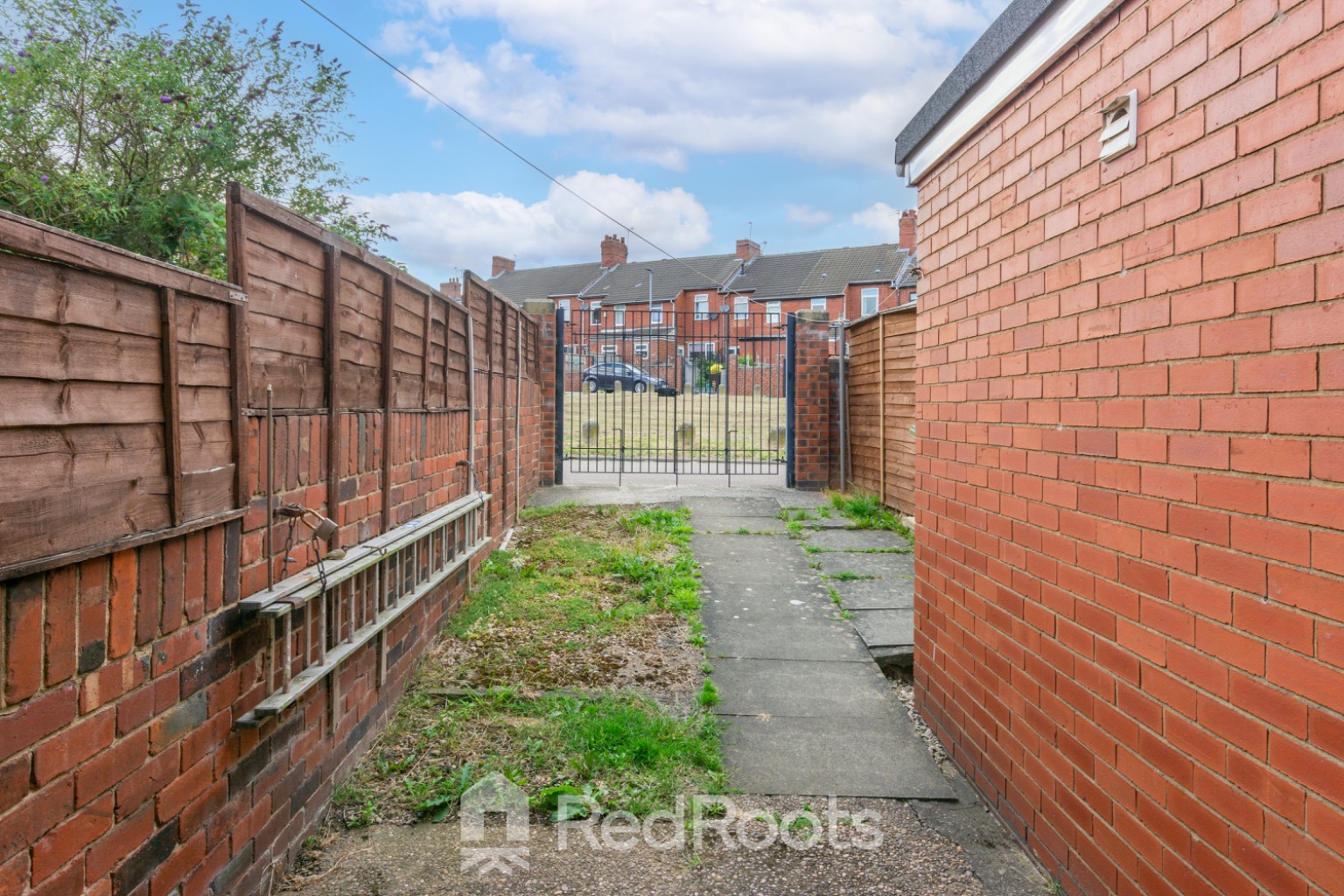 3 bed terraced house for sale in Langthwaite Lane, South Elmsall, Pontefract, West Yorkshire, WF9  - Property Image 18