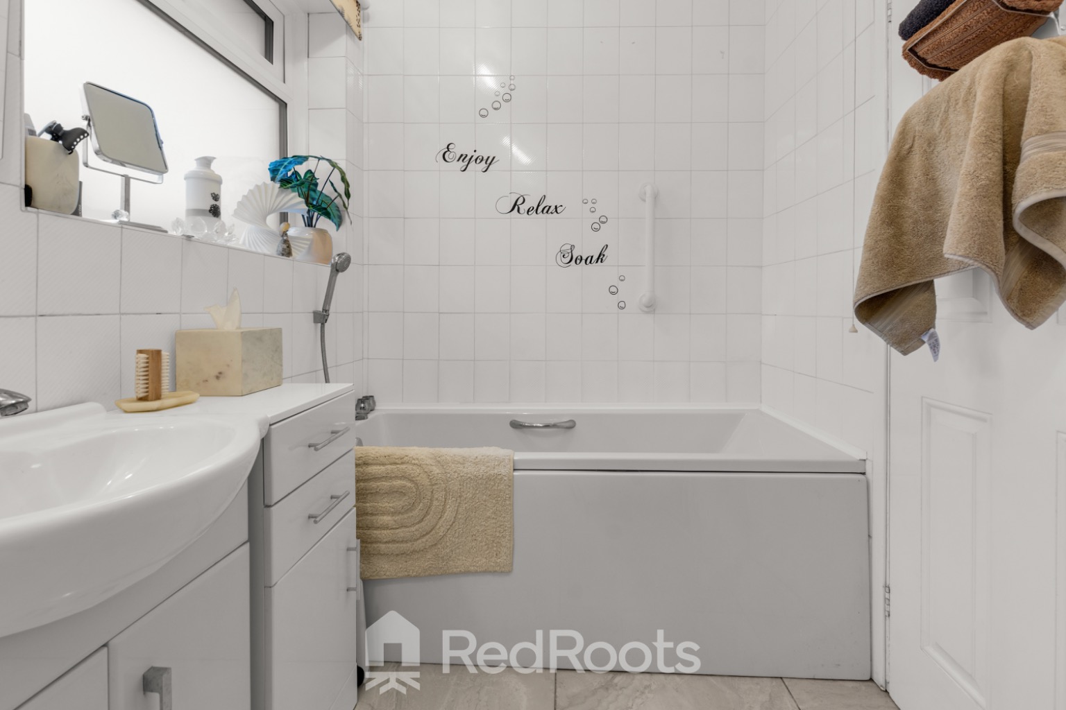 3 bed detached bungalow for sale in Thorpe Audlin, Pontefract, West Yorkshire, WF8  - Property Image 16