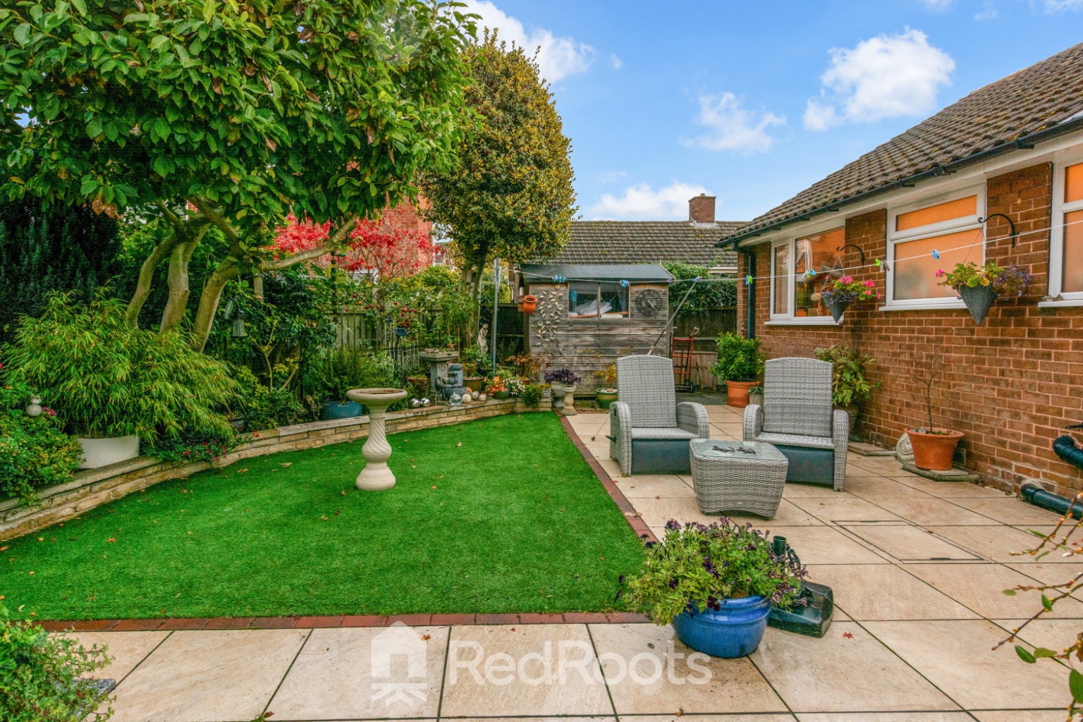 3 bed detached bungalow for sale in Thorpe Audlin, Pontefract, West Yorkshire, WF8  - Property Image 18