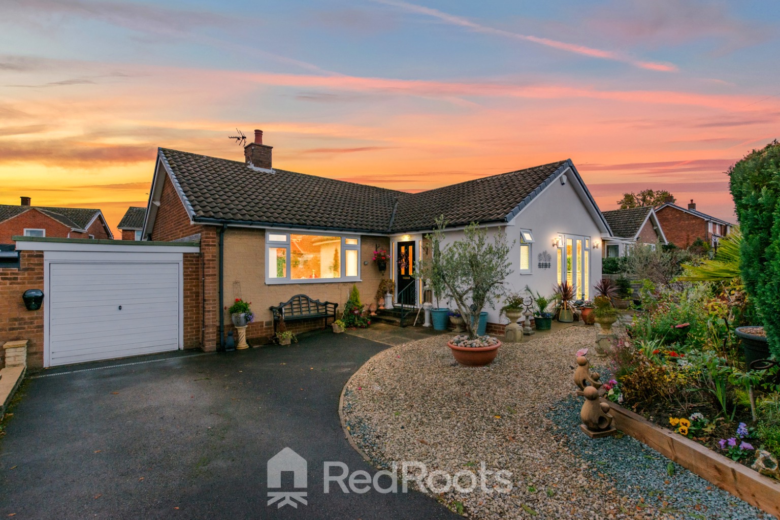 3 bed detached bungalow for sale in Thorpe Audlin, Pontefract, West Yorkshire, WF8  - Property Image 1