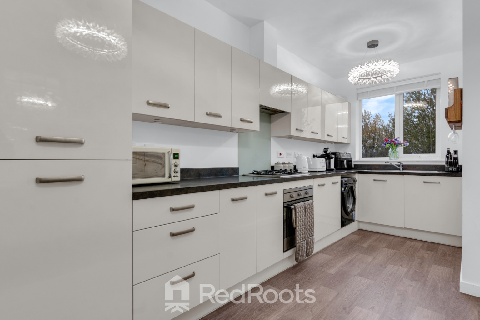 3 bed end of terrace house for sale in South Elmsall, Pontefract, West Yorkshire, WF9 - Property Image 7