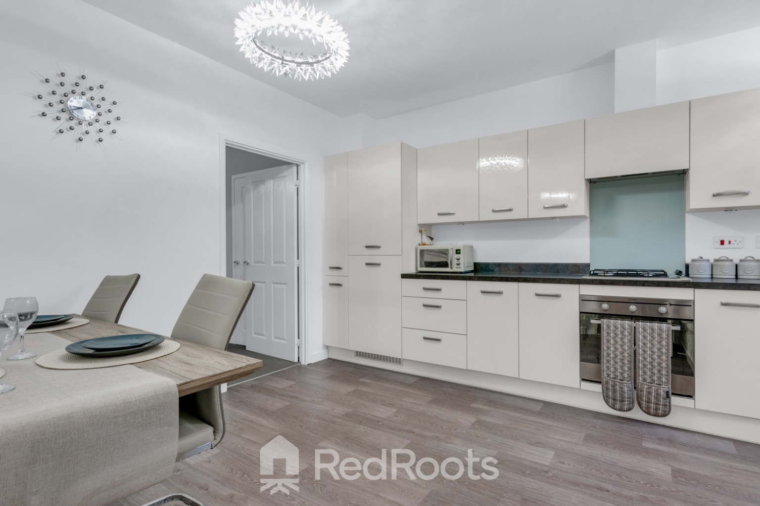 3 bed end of terrace house for sale in South Elmsall, Pontefract, West Yorkshire, WF9 - Property Image 6