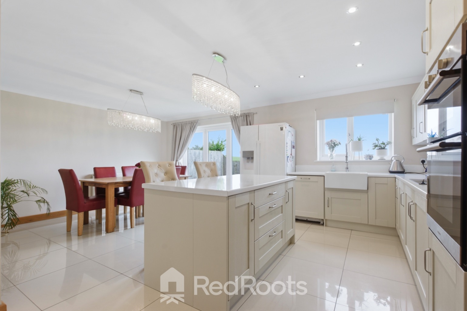 5 bed detached house for sale in Peters Close, Upton, Pontefract, West Yorkshire, WF9  - Property Image 3