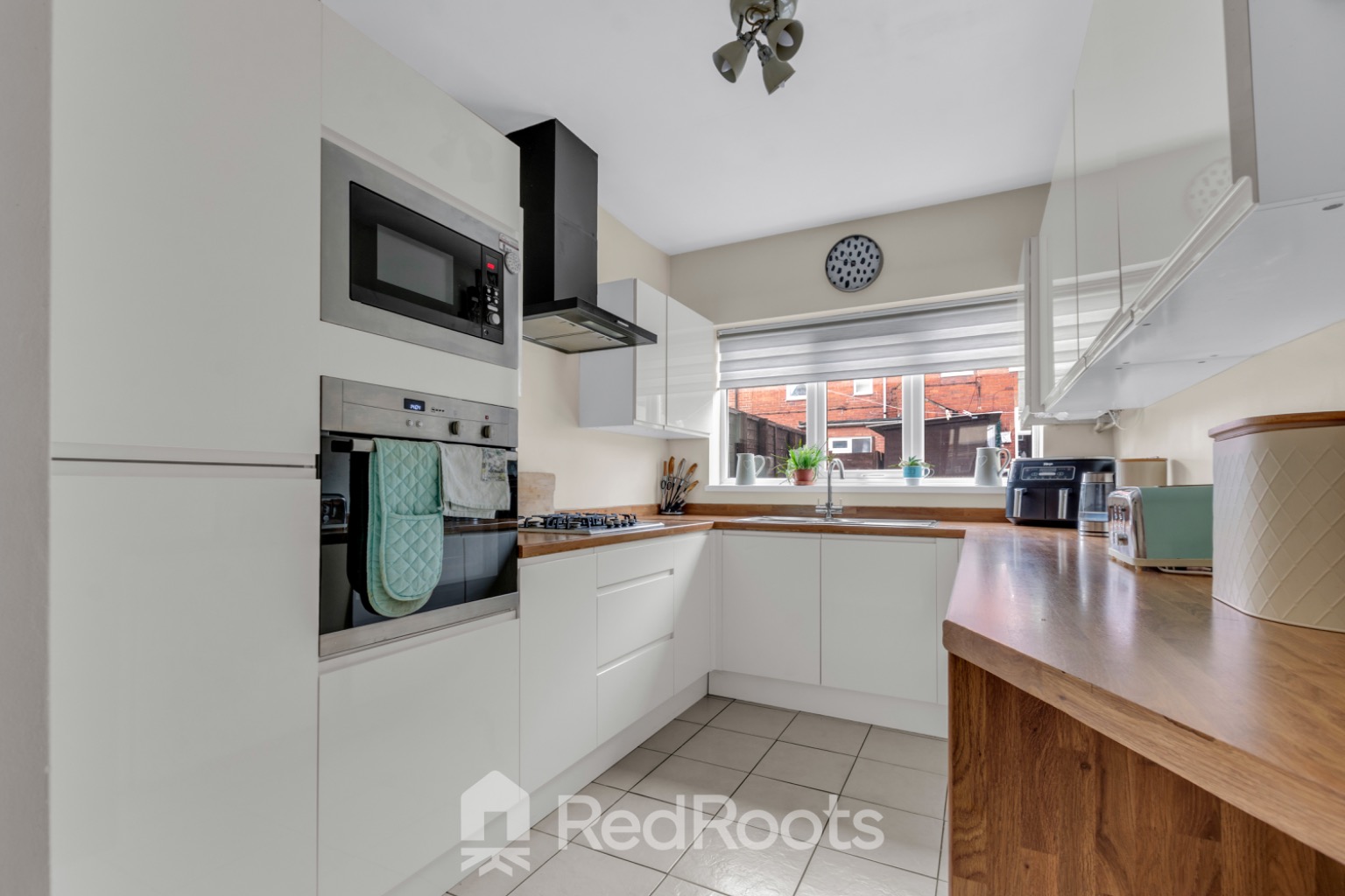4 bed terraced house for sale in South Elmsall, Pontefract, West Yorkshire, WF9  - Property Image 7