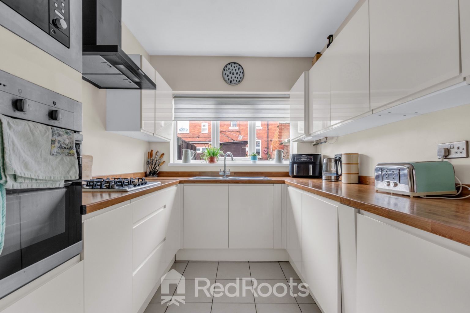 4 bed terraced house for sale in South Elmsall, Pontefract, West Yorkshire, WF9  - Property Image 8