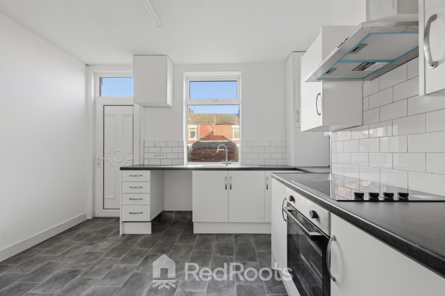 2 bed terraced house to rent in Albany Street, South Elmsall, Pontefract, West Yorkshire, WF9 - Property Image 4