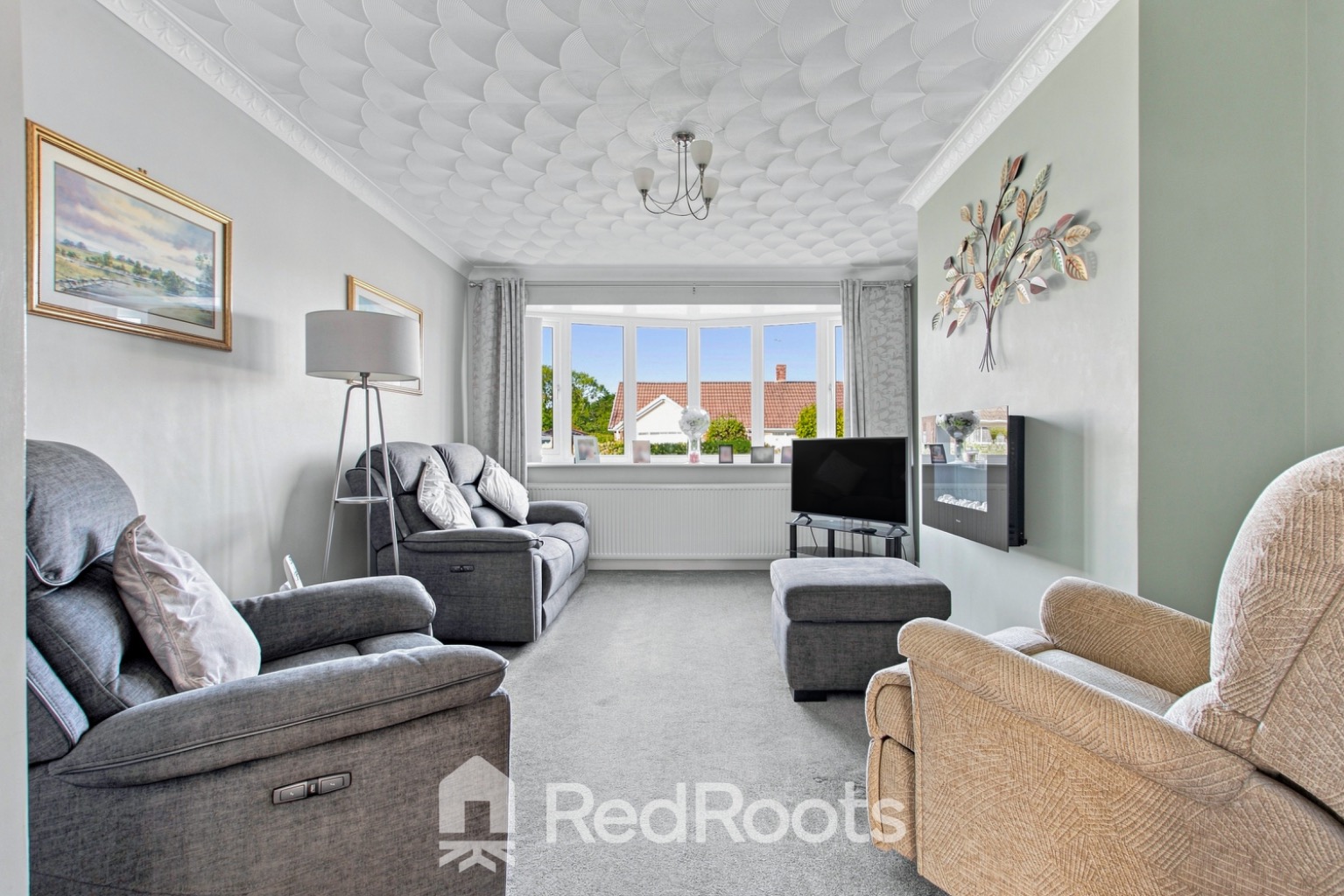 3 bed semi-detached bungalow for sale in South Elmsall, Pontefract, West Yorkshire, WF9  - Property Image 8