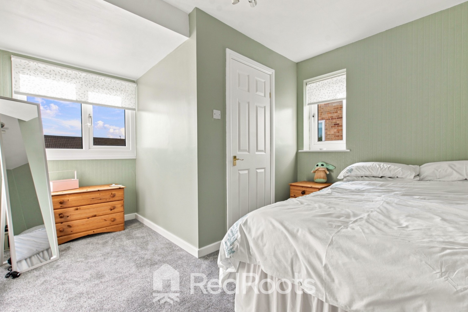 3 bed semi-detached bungalow for sale in South Elmsall, Pontefract, West Yorkshire, WF9  - Property Image 15
