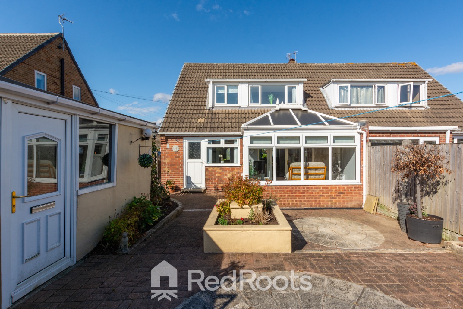 3 bed semi-detached bungalow for sale in South Elmsall, Pontefract, West Yorkshire, WF9  - Property Image 25
