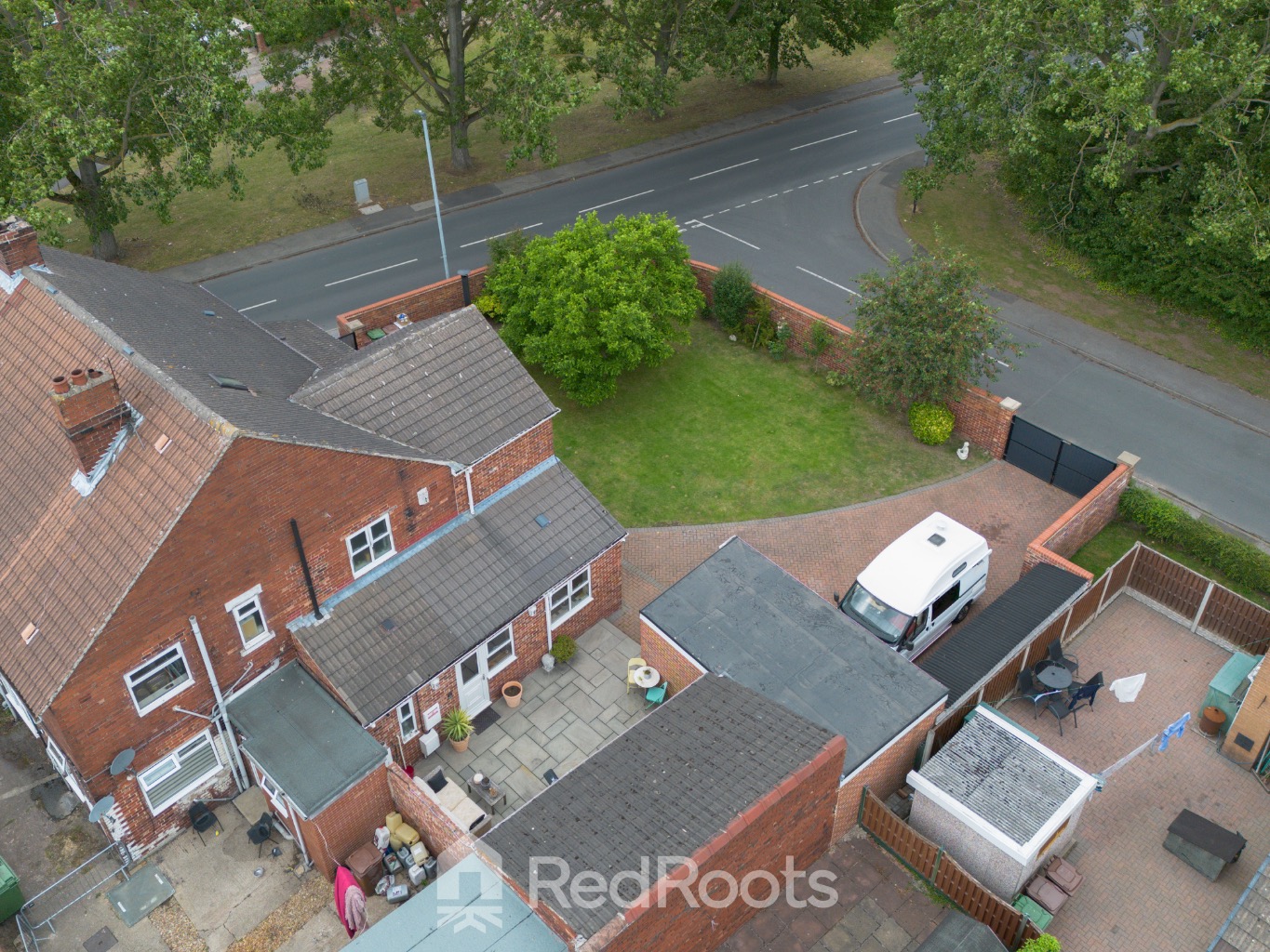 4 bed semi-detached house for sale in High Street, South Elmsall, Pontefract, West Yorkshire, WF9  - Property Image 25