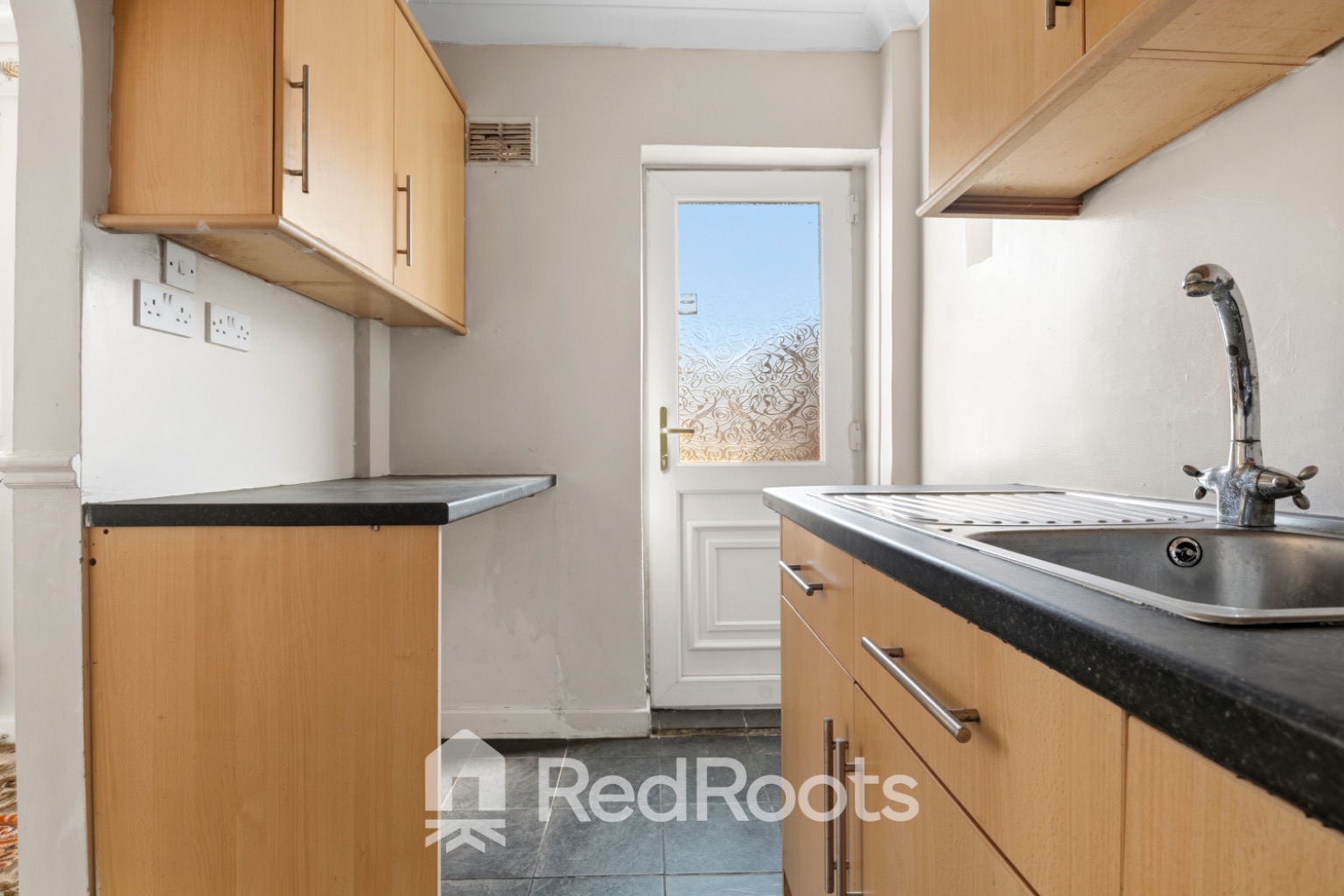 3 bed end of terrace house for sale in Petersgate, Doncaster, South Yorkshire, DN5  - Property Image 4