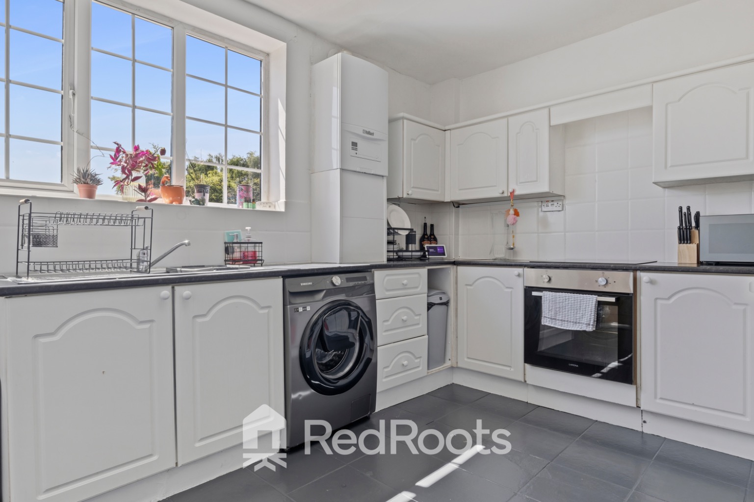 3 bed semi-detached house for sale in Elm Road, Skellow, Doncaster, South Yorkshire, DN6 - Property Image 5