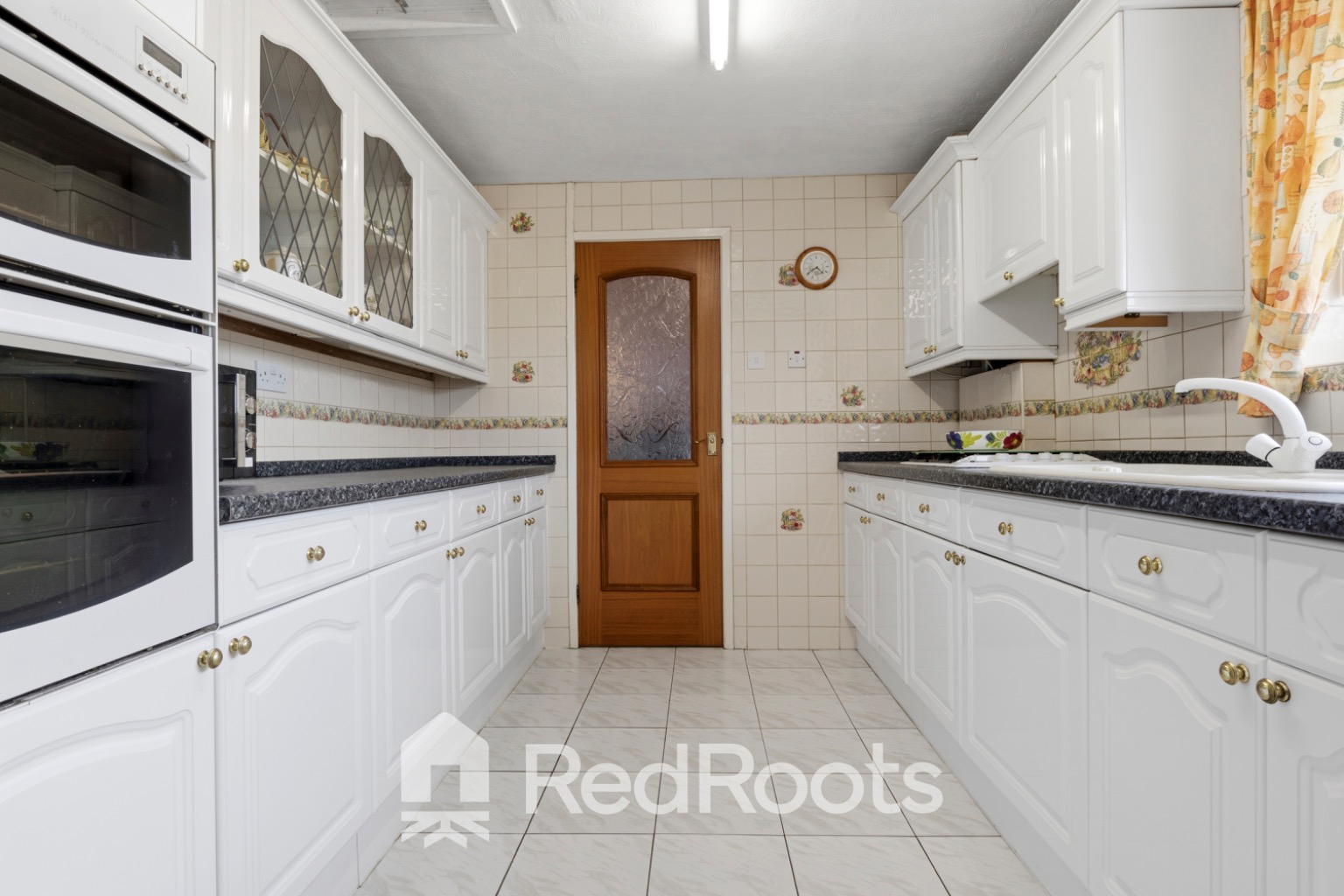 3 bed detached bungalow for sale in St. Georges Avenue, Dunsville, Doncaster, South Yorkshire, DN7 - Property Image 5