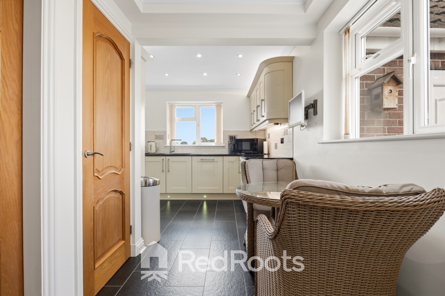4 bed detached bungalow for sale in Brockholes, Moss Road, Moss, Doncaster, South Yorkshire, DN6 - Property Image 4