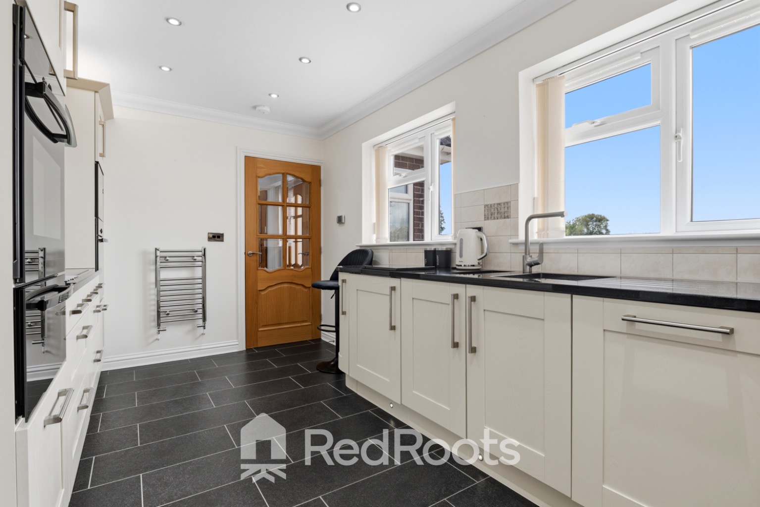 4 bed detached bungalow for sale in Brockholes, Moss Road, Moss, Doncaster, South Yorkshire, DN6 - Property Image 10