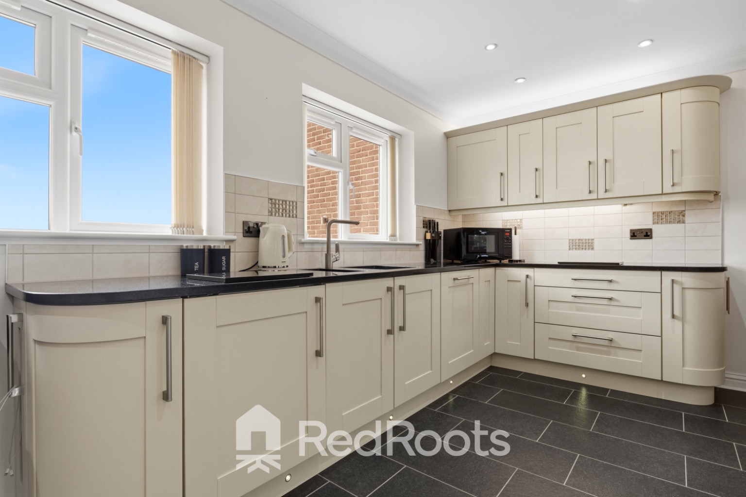 4 bed detached bungalow for sale in Brockholes, Moss Road, Moss, Doncaster, South Yorkshire, DN6 - Property Image 7