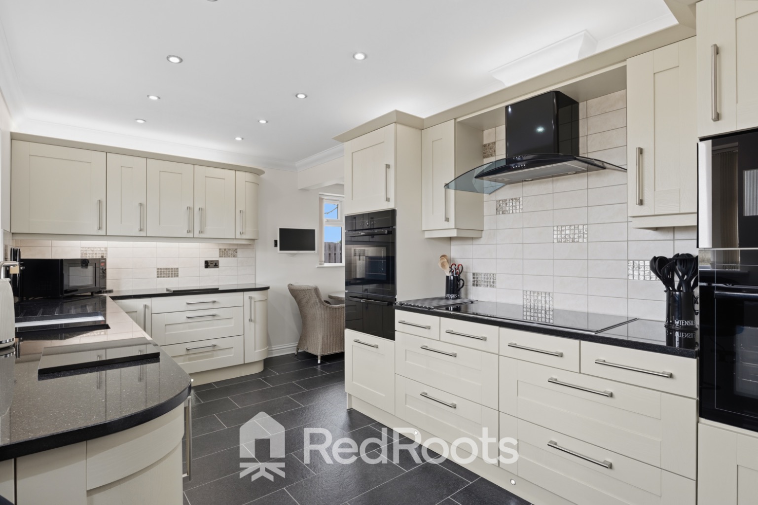 4 bed detached bungalow for sale in Brockholes, Moss Road, Moss, Doncaster, South Yorkshire, DN6 - Property Image 2