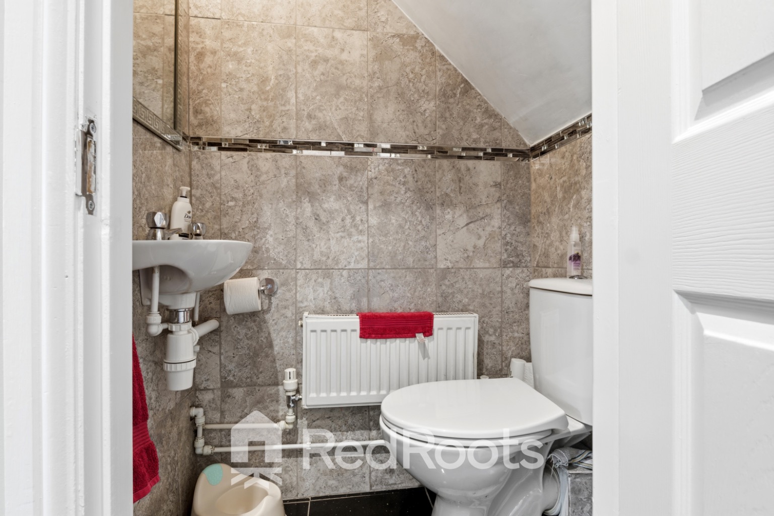 4 bed semi-detached house for sale in Clevedon Crescent, Doncaster, South Yorkshire, DN5 - Property Image 11