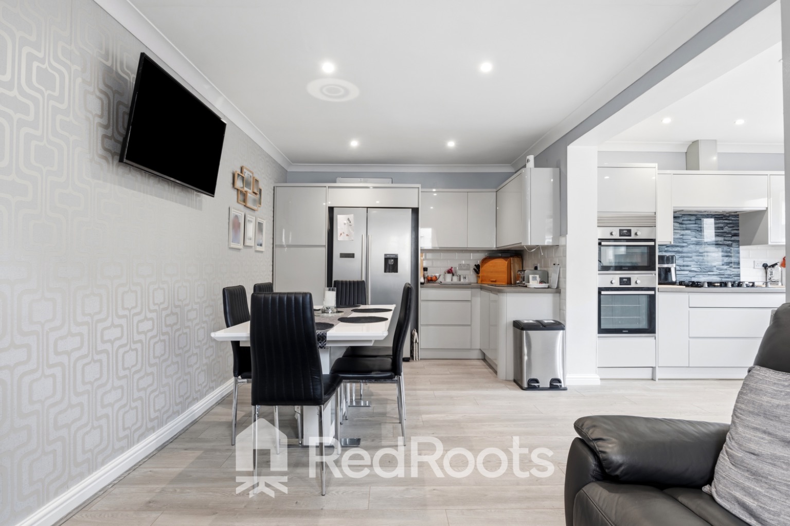 4 bed semi-detached house for sale in Clevedon Crescent, Doncaster, South Yorkshire, DN5 - Property Image 7