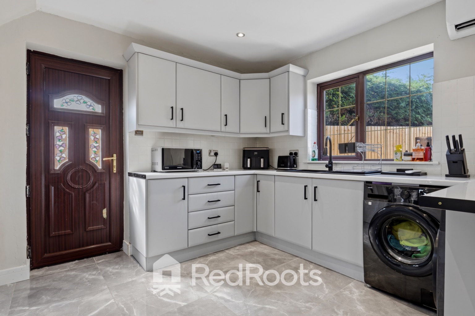 3 bed semi-detached house for sale in Shakespeare Avenue, Campsall, Doncaster, South Yorkshire, DN6 - Property Image 5