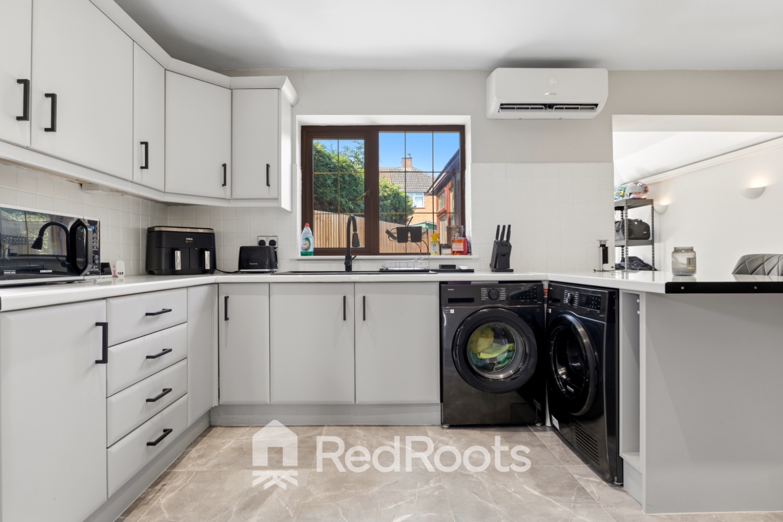 3 bed semi-detached house for sale in Shakespeare Avenue, Campsall, Doncaster, South Yorkshire, DN6 - Property Image 10