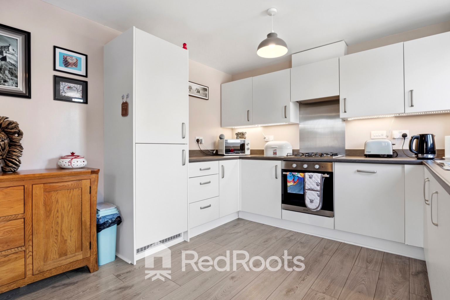 3 bed semi-detached house for sale in Empire Crescent, Woodlands, Doncaster, South Yorkshire, DN6 - Property Image 4
