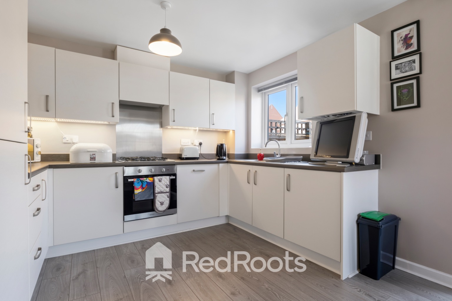 3 bed semi-detached house for sale in Empire Crescent, Woodlands, Doncaster, South Yorkshire, DN6 - Property Image 5